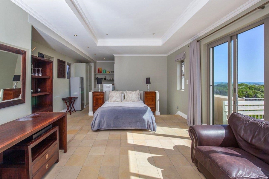 6 Bedroom Property for Sale in Myoli Beach Western Cape